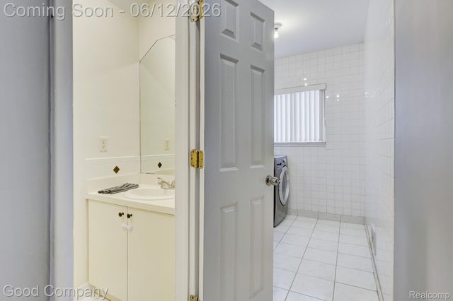 1798 Wilmet Drive, Troy, MI 48085