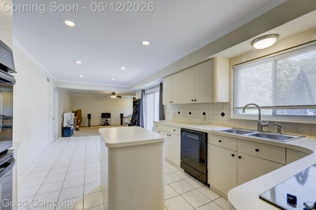1798 Wilmet Drive, Troy, MI 48085