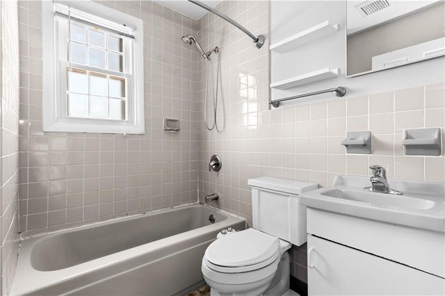 1024 Washington Street, Whitehall Twp, PA 18052