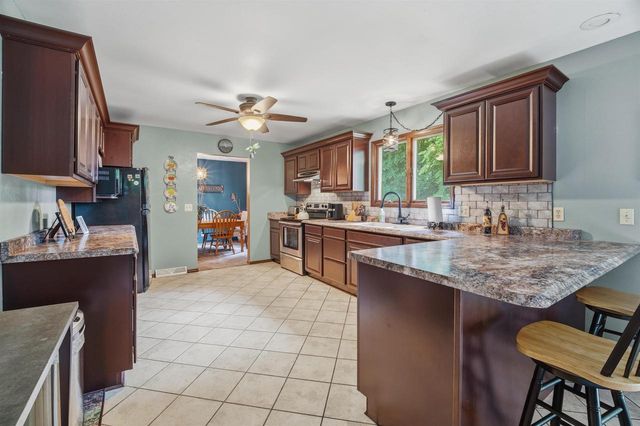 W7719 CHELEN RIDGE DRIVE, Van Dyne, WI 54979
