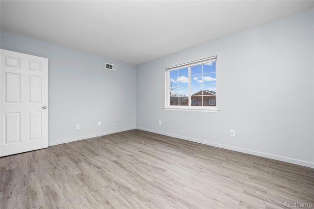 25325 Shiawassee Circle 203, Southfield, MI 48033