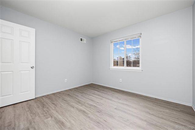25325 Shiawassee Circle 203, Southfield, MI 48033