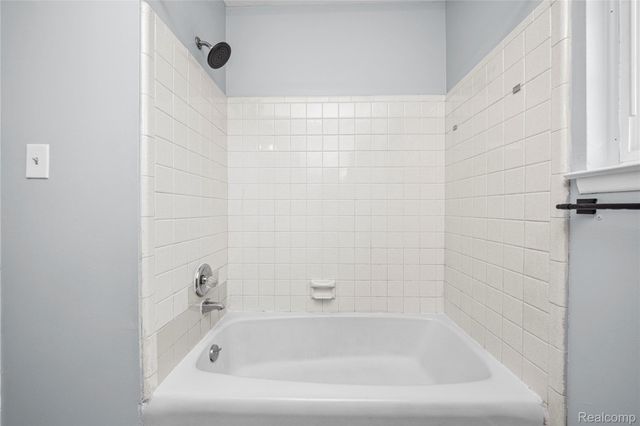 25325 Shiawassee Circle 203, Southfield, MI 48033