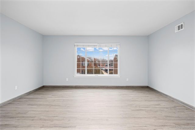 25325 Shiawassee Circle 203, Southfield, MI 48033