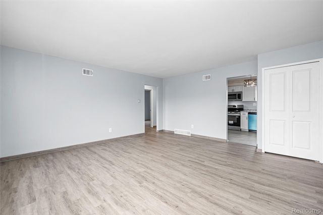 25325 Shiawassee Circle 203, Southfield, MI 48033