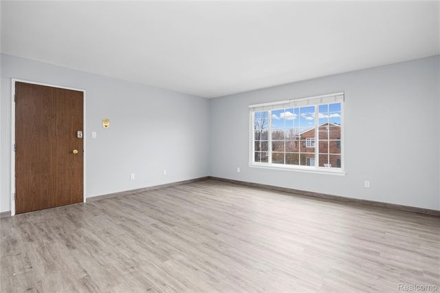 25325 Shiawassee Circle 203, Southfield, MI 48033