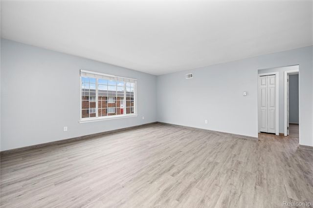 25325 Shiawassee Circle 203, Southfield, MI 48033