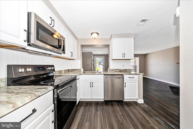 572 HOLLYBERRY WAY, Frederick, MD 21703