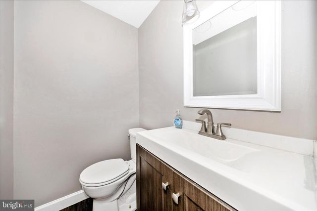 572 HOLLYBERRY WAY, Frederick, MD 21703