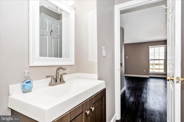 572 HOLLYBERRY WAY, Frederick, MD 21703