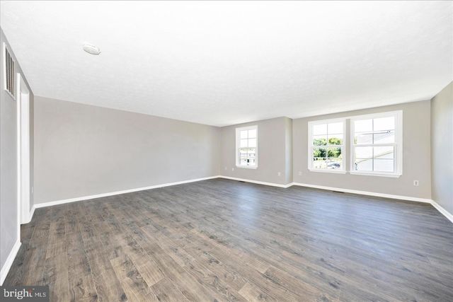572 HOLLYBERRY WAY, Frederick, MD 21703