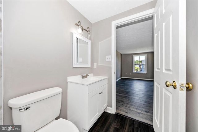 572 HOLLYBERRY WAY, Frederick, MD 21703