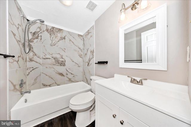 572 HOLLYBERRY WAY, Frederick, MD 21703