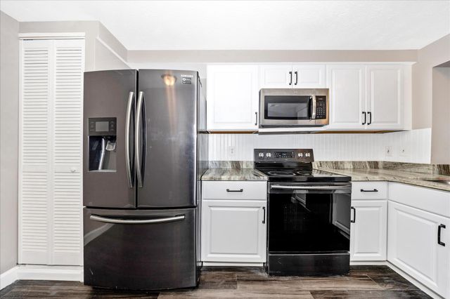 572 HOLLYBERRY WAY, Frederick, MD 21703