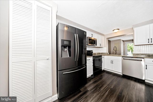 572 HOLLYBERRY WAY, Frederick, MD 21703