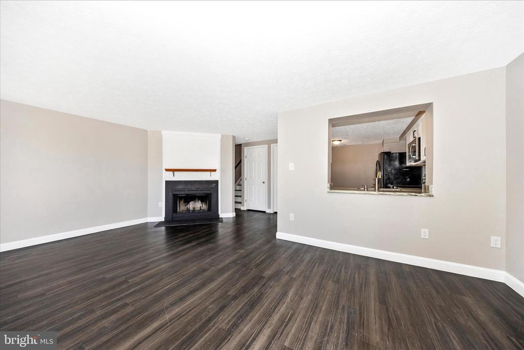 572 HOLLYBERRY WAY, Frederick, MD 21703