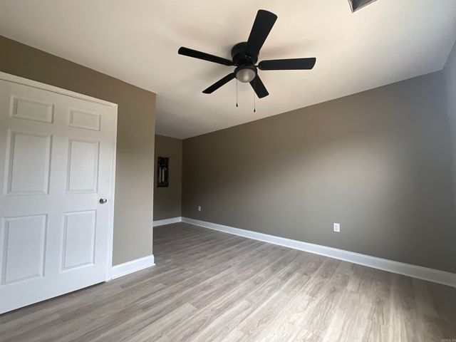 406 & 408 England Street, Lonoke, AR 72086