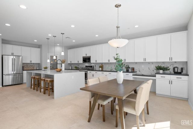 5804 Levanto Street, Bakersfield, CA 93306