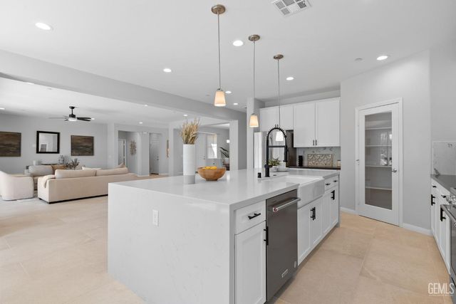 5804 Levanto Street, Bakersfield, CA 93306