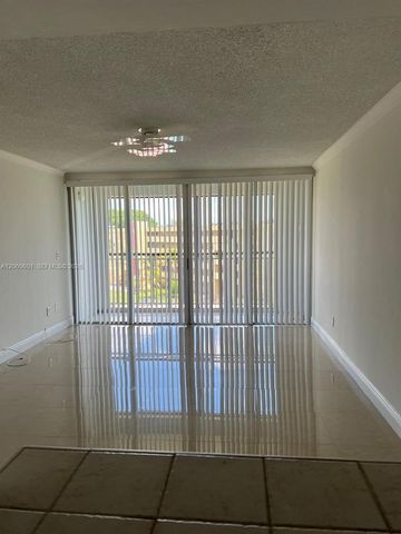 9210 Fontainebleau Blvd 506, Miami, FL 33172