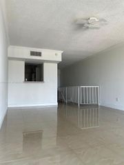 9210 Fontainebleau Blvd 506, Miami, FL 33172