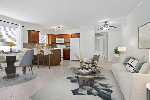 144 Canterbury F, West Palm Beach, FL 33417