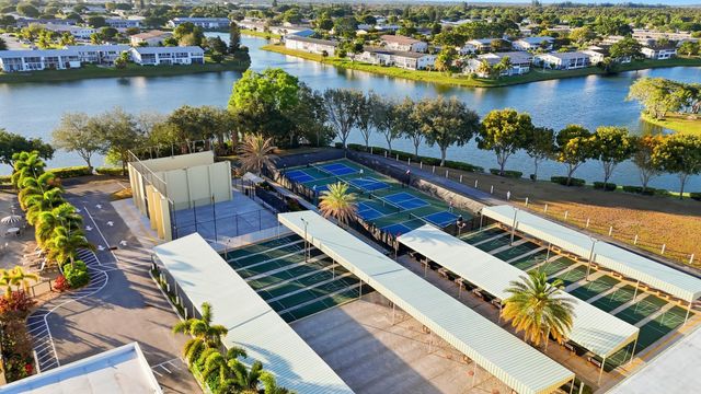 144 Canterbury F, West Palm Beach, FL 33417