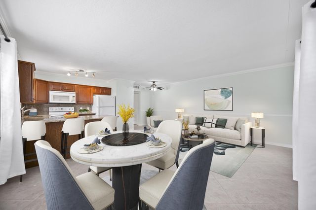 144 Canterbury F, West Palm Beach, FL 33417