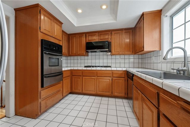 1805 Carnegie Lane 3, Redondo Beach, CA 90278