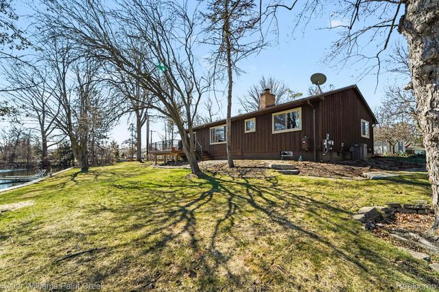 2911 Walmsley Circle Drive, Orion Charter Township, MI 48360