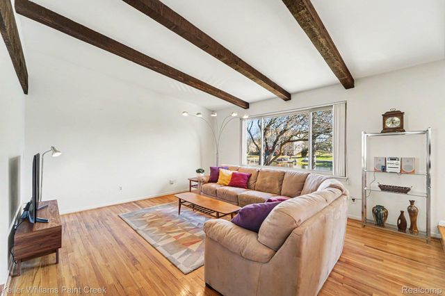 2911 Walmsley Circle Drive, Orion Charter Township, MI 48360