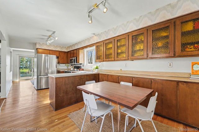 2911 Walmsley Circle Drive, Orion Charter Township, MI 48360