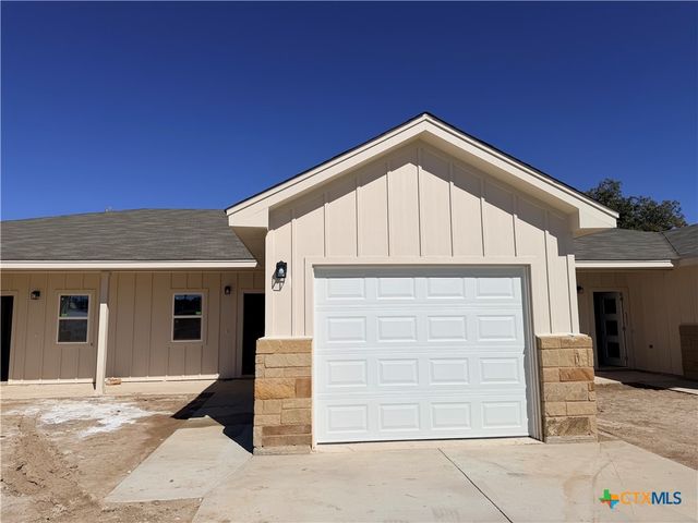 408 W Avenue C, Copperas Cove, TX 76522