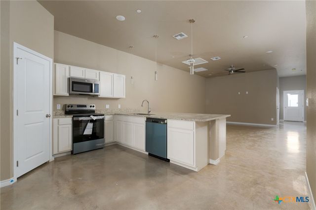 408 W Avenue C, Copperas Cove, TX 76522