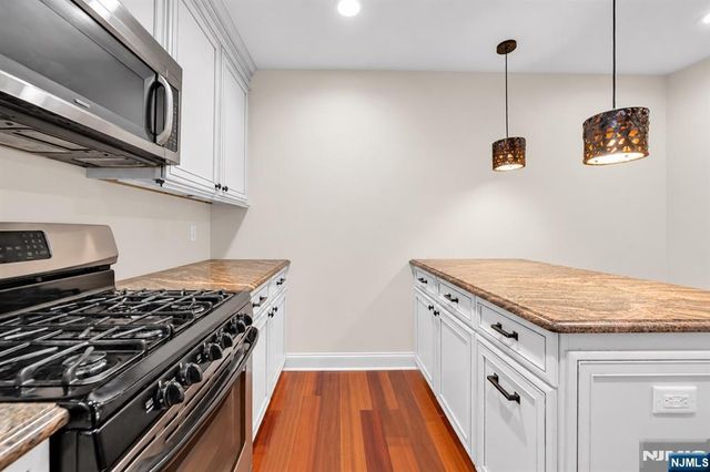 1118 Sage Court, Mahwah, NJ 07430
