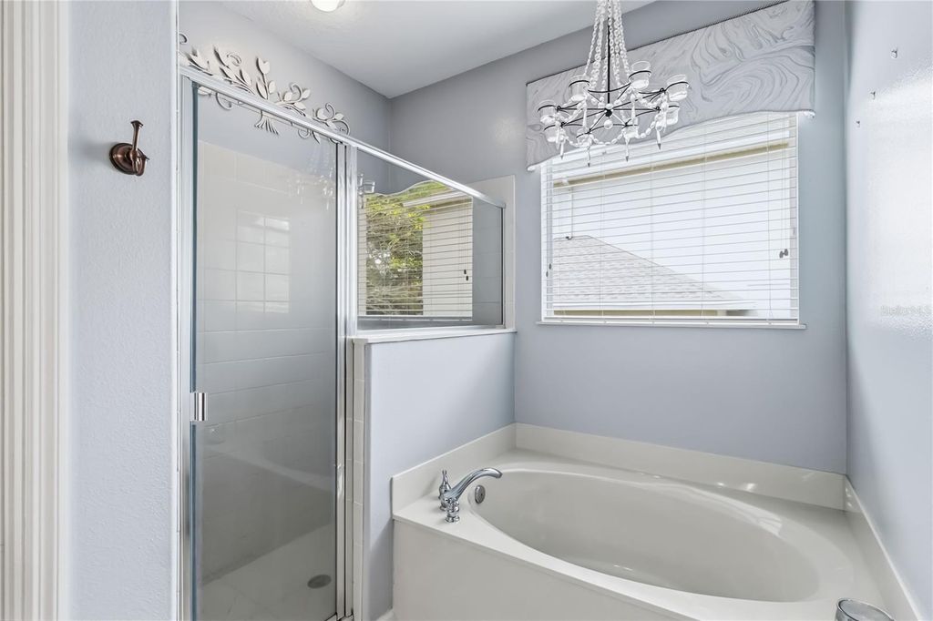 Image 17 of property listing at 1925 BREEZY HILL DRIVE WINDERMERE FLORIDA 34786, Windermere, FL 34786