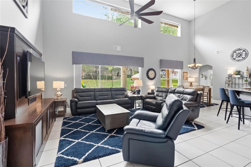 Image 3 of property listing at 1925 BREEZY HILL DRIVE WINDERMERE FLORIDA 34786, Windermere, FL 34786