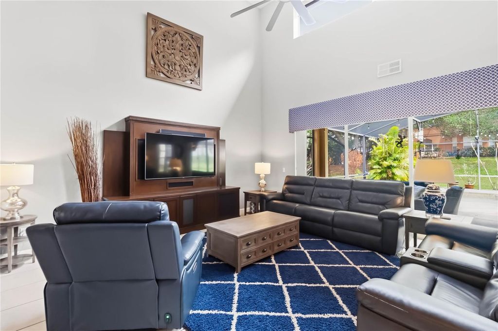 Image 4 of property listing at 1925 BREEZY HILL DRIVE WINDERMERE FLORIDA 34786, Windermere, FL 34786
