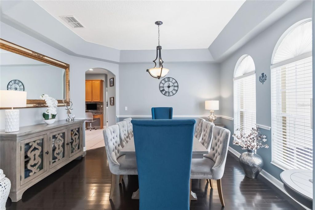 Image 10 of property listing at 1925 BREEZY HILL DRIVE WINDERMERE FLORIDA 34786, Windermere, FL 34786