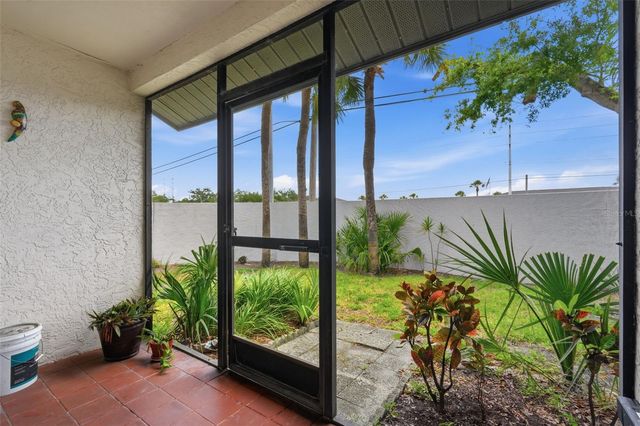 561 LAGUNA VISTA COURT, Largo, FL 33771