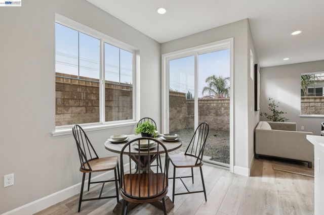 208 Mindy Way, Pittsburg, CA 94565