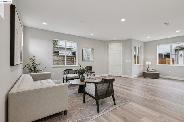 208 Mindy Way, Pittsburg, CA 94565