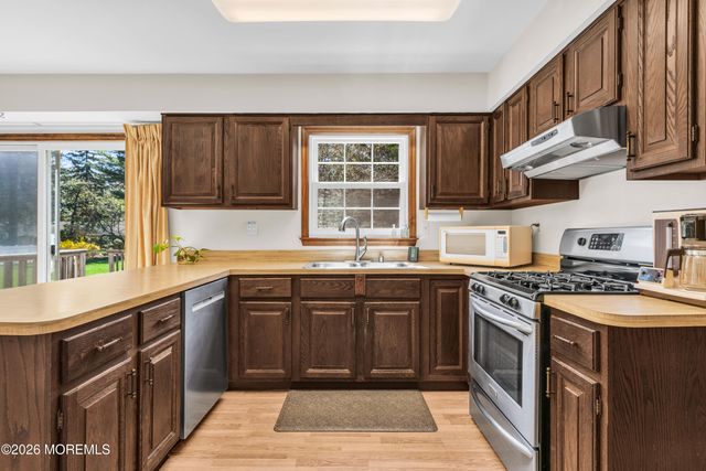 8 Todd Drive, Red Bank, NJ 07701