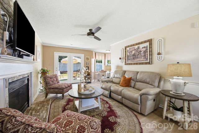 2498 Hawk Ridge Drive, Gastonia, NC 28056