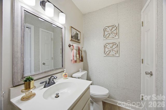 2498 Hawk Ridge Drive, Gastonia, NC 28056