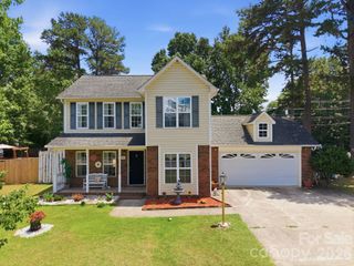 2498 Hawk Ridge Drive, Gastonia, NC 28056