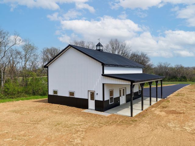 3333 Booker ridge rd, Mount Pleasant, TN 38474