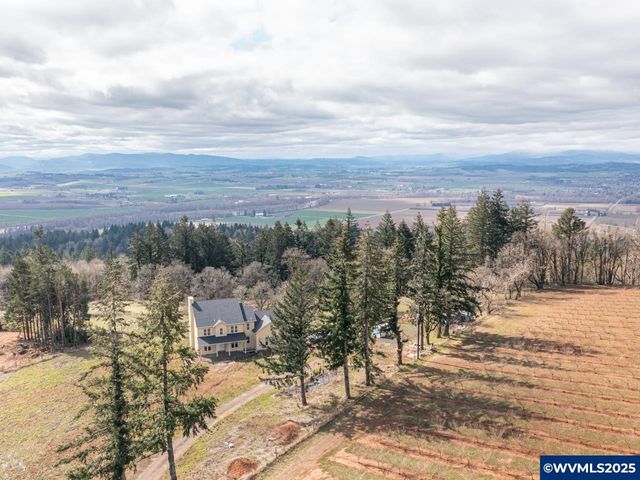 7511 Skyline Rd S, Salem, OR 97306