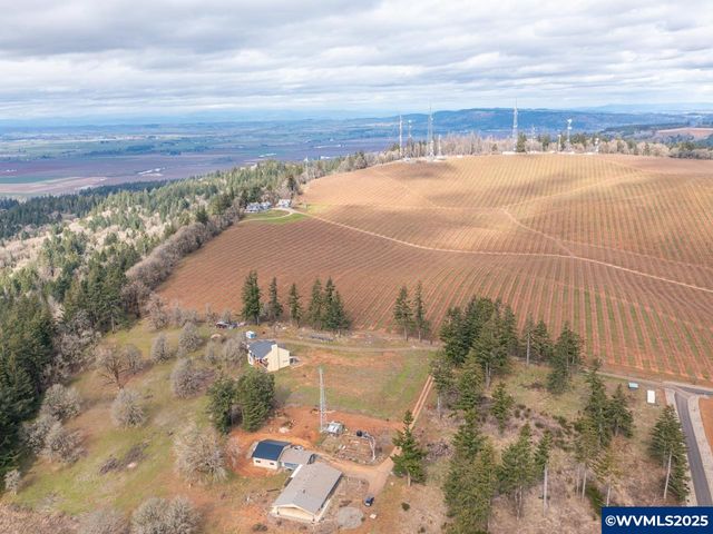 7511 Skyline Rd S, Salem, OR 97306