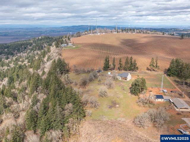 7511 Skyline Rd S, Salem, OR 97306